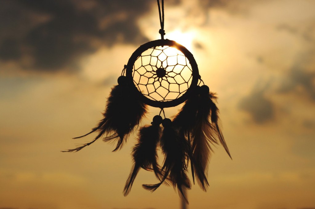 To catch, to feel, to&nbsp;steal